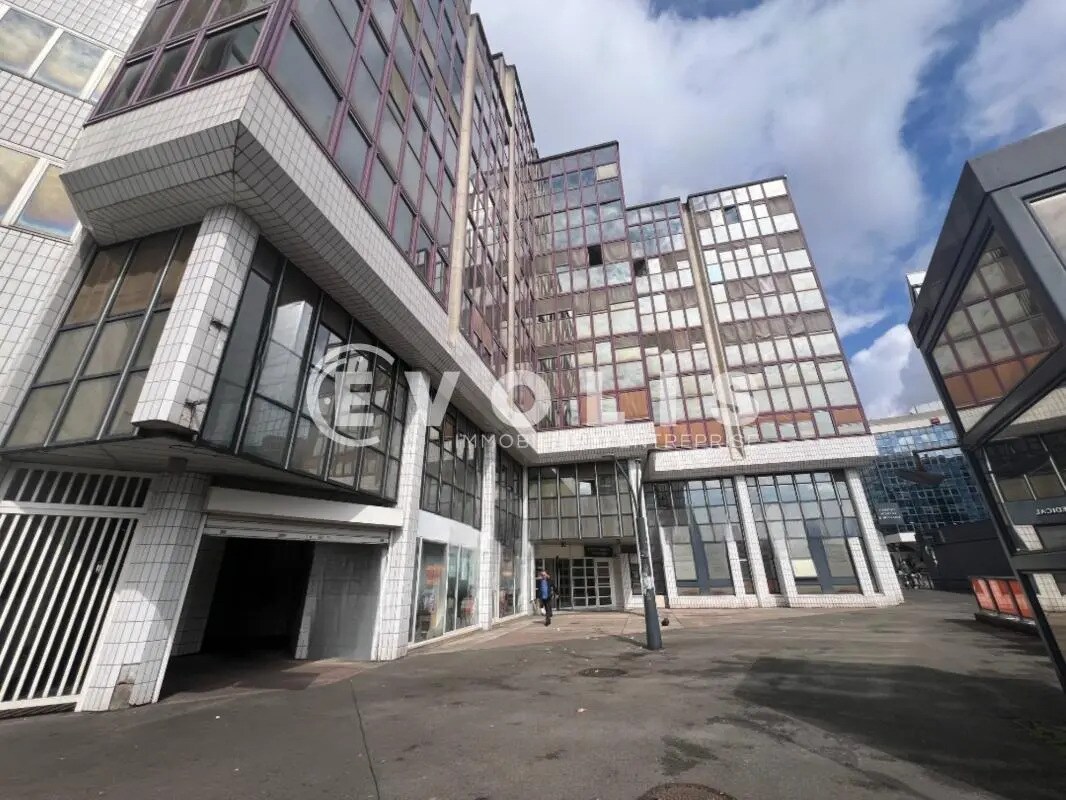 Office in Fontenay-sous-Bois to rent Building Photo- Image 1 of 19