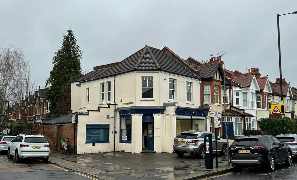 159 Stanley Rd, Teddington to rent - Building Photo - Image 1 of 9
