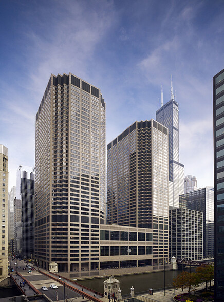 10 S Wacker Dr, Chicago, IL for rent - Building Photo - Image 1 of 15