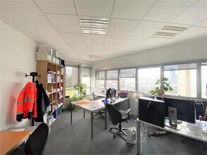 Office in Charenton-le-Pont to rent Interior Photo- Image 2 of 5