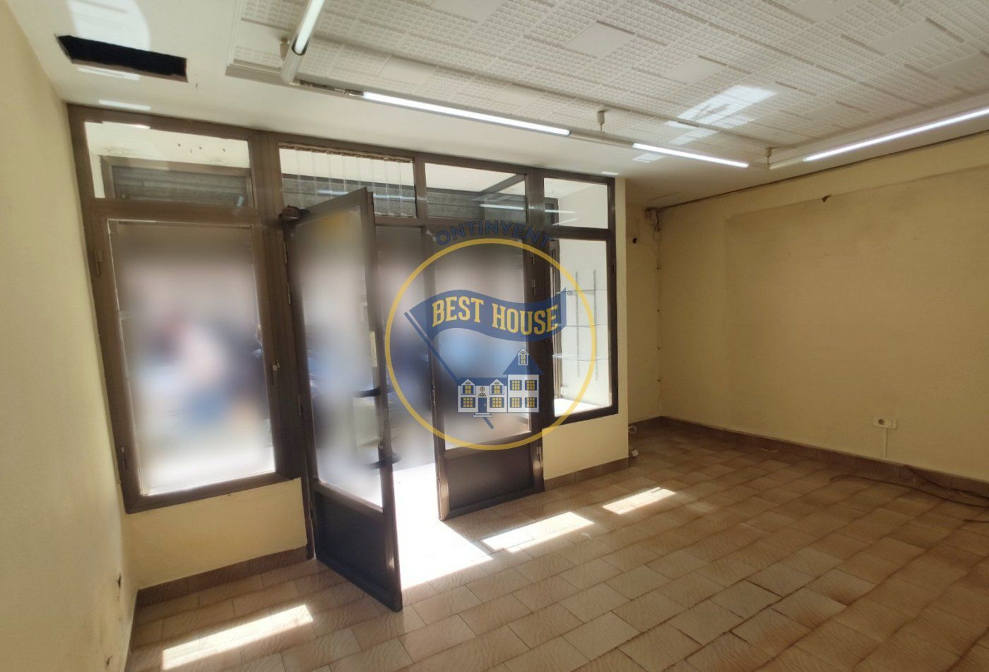 Retail in Ontinyent, Valencia to rent Building Photo- Image 1 of 4