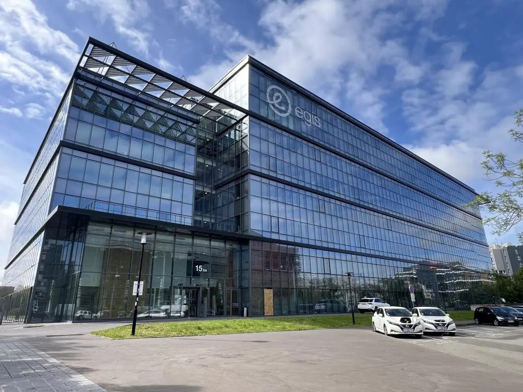 15 Avenue Du Centre, Guyancourt to rent Building Photo- Image 1 of 16