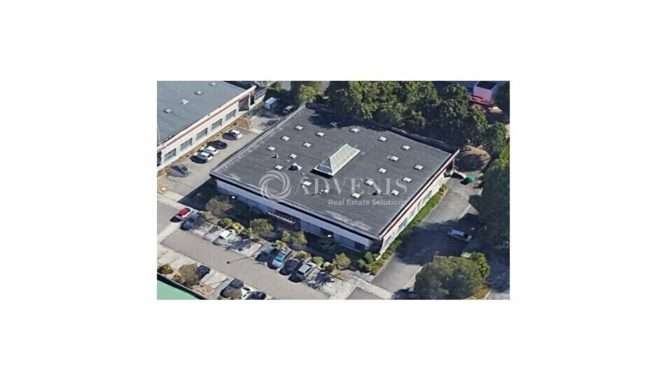 Light Industrial in Trappes to rent - Aerial - Image 1 of 6