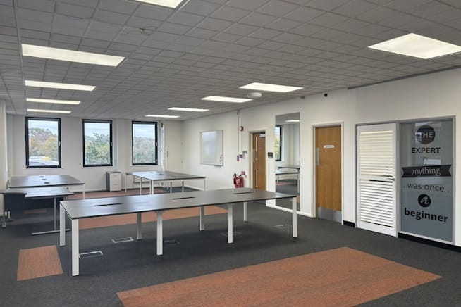 2 Stinsford Rd, Poole to rent Interior Photo- Image 1 of 3