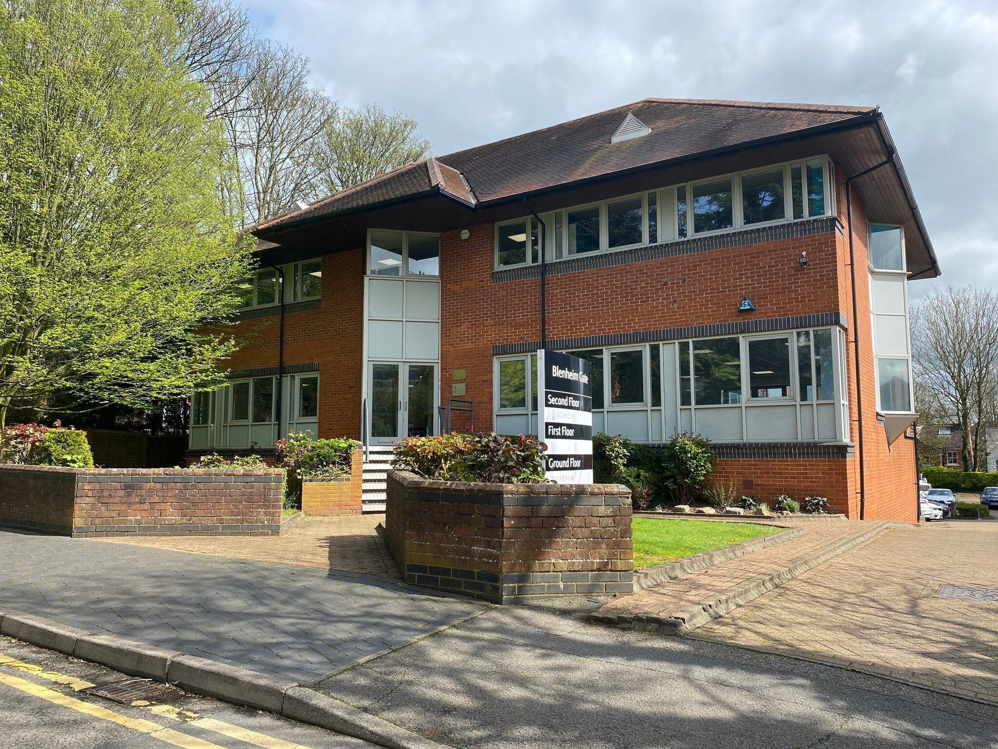 22-24 Upper Marlborough Rd, St Albans to rent Primary Photo- Image 1 of 12