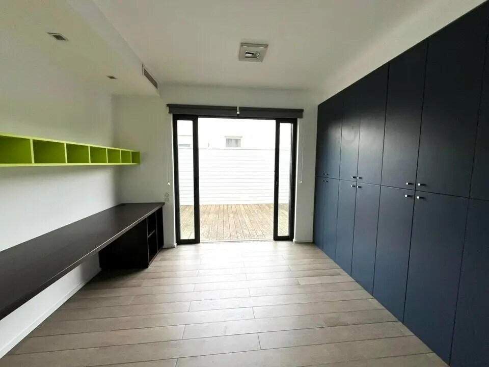 Location Bureaux 99 m² - Photo 1
