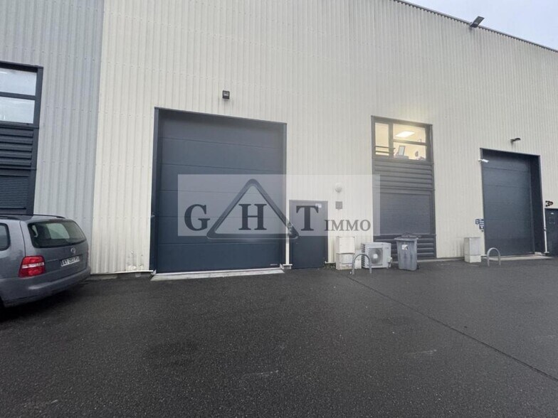 Industrial in Valenton for sale - Building Photo - Image 2 of 5