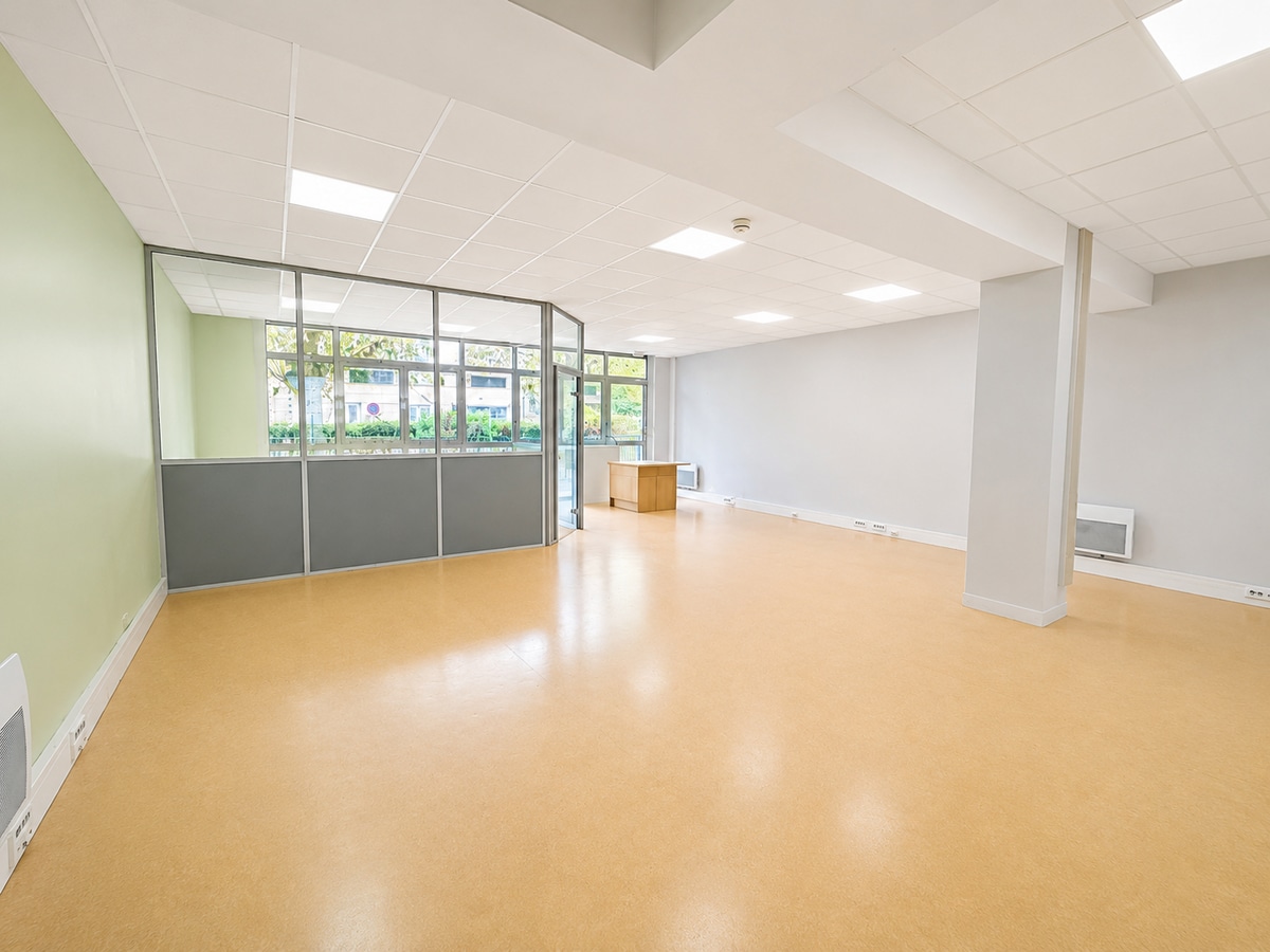 Rue Rivay, Levallois-Perret, HDS 92300 - - - Interior Photo - Image 1 of 5