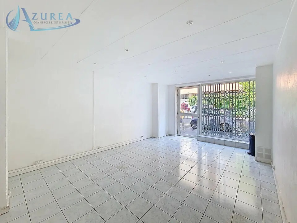 Location Commerce 47 m² - Photo 1