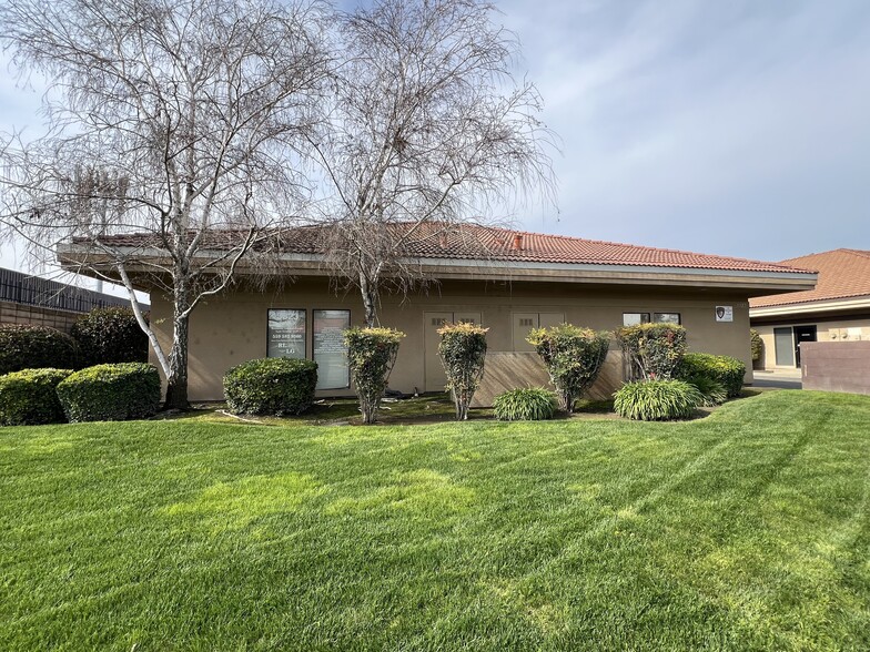 3323 S Fairway St, Visalia, CA for sale - Building Photo - Image 3 of 14