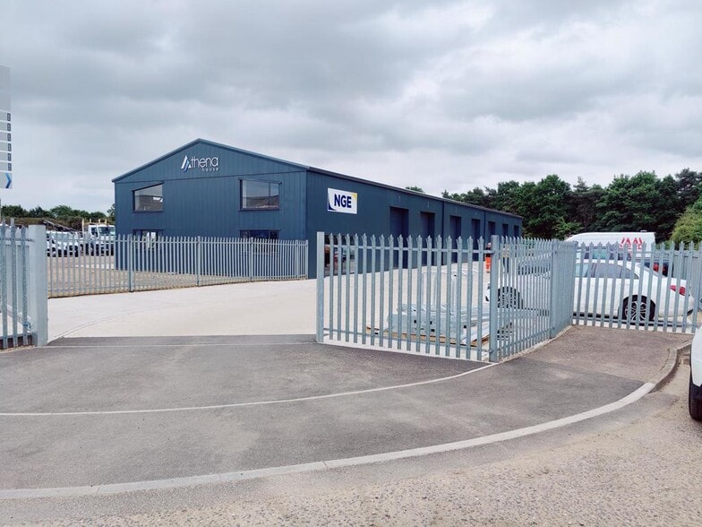 Greens Rd, Dereham to rent - Primary Photo - Image 1 of 4