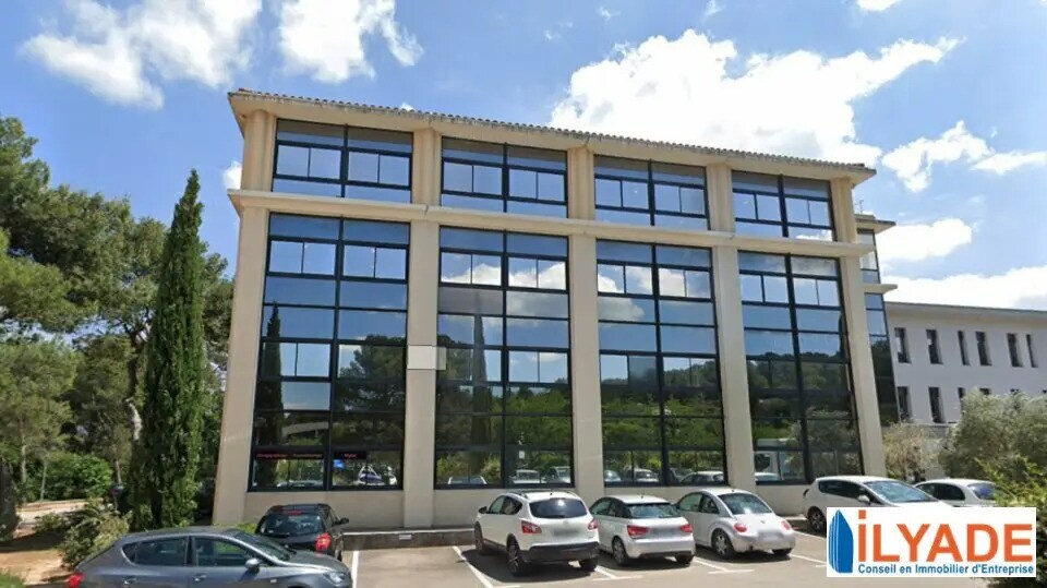 Office in Aix-en-Provence to rent Building Photo- Image 1 of 4