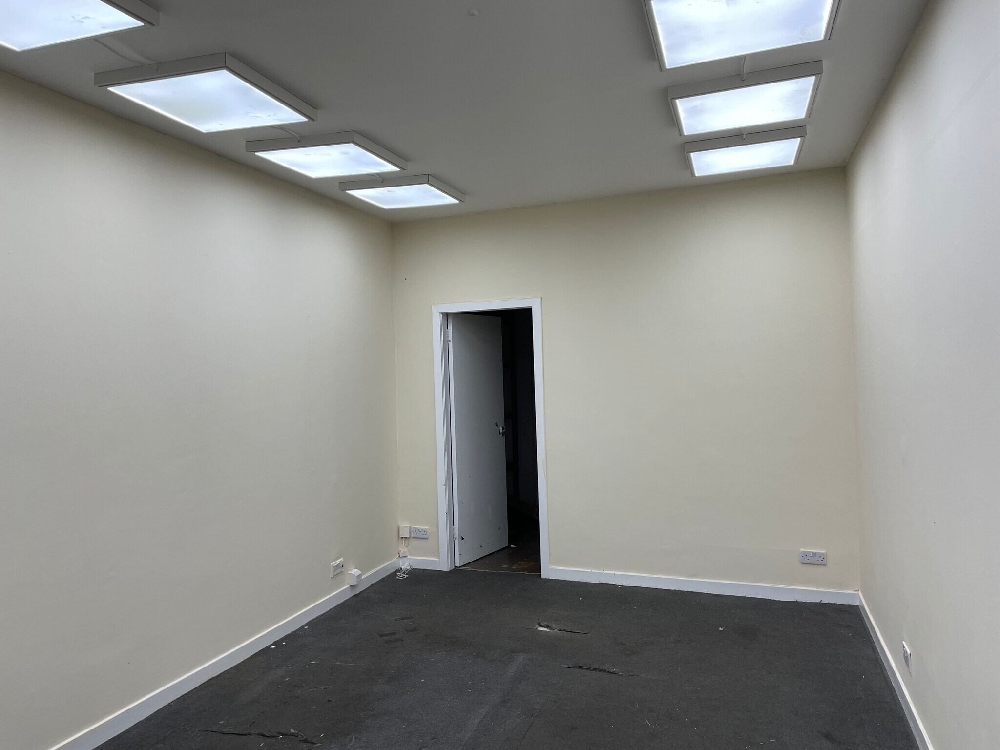 121 Main St, Prestwick to rent Interior Photo- Image 1 of 2