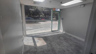 21113 Johnson St, Pembroke Pines, FL to rent Interior Photo- Image 2 of 4