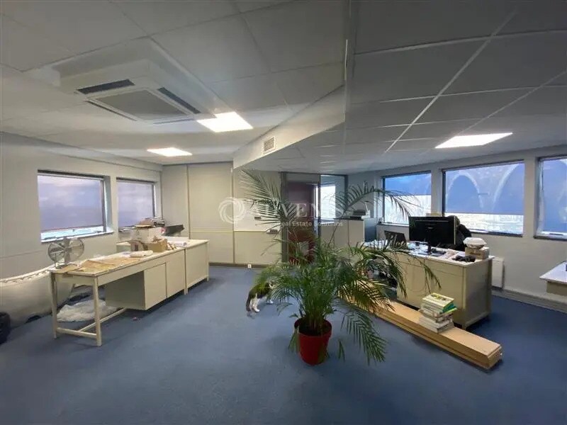 Office in Nogent-sur-Marne to rent Building Photo- Image 1 of 7