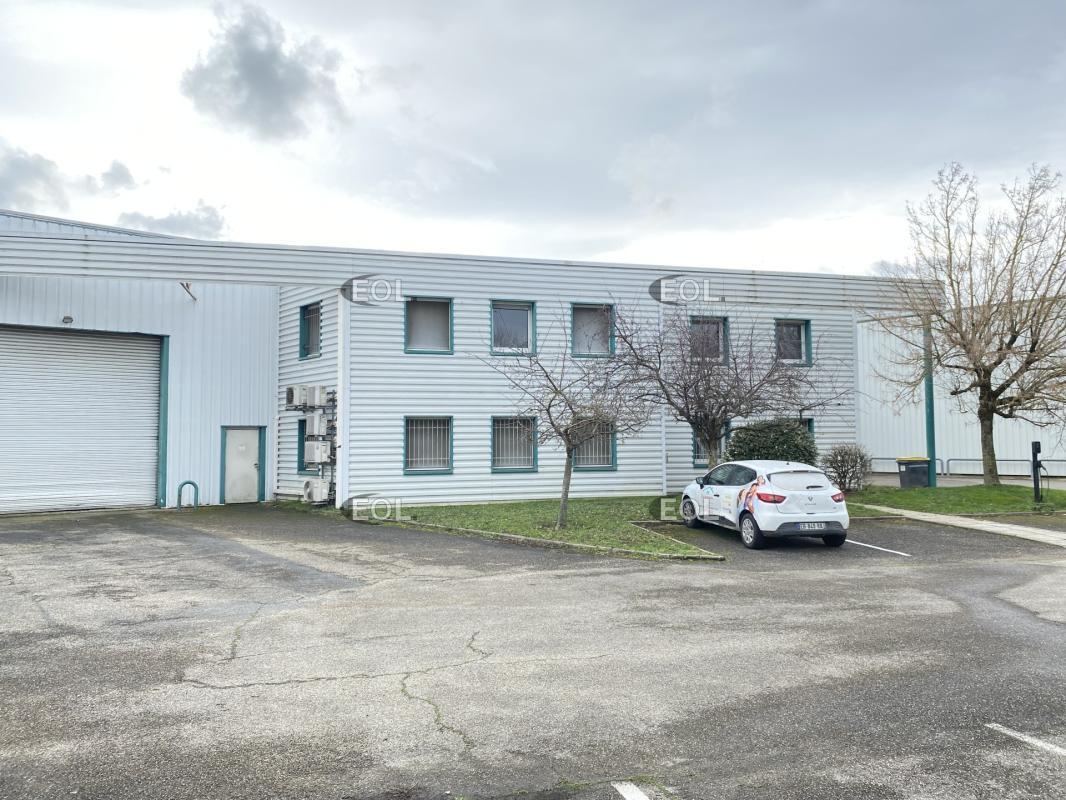 Office in Toussieu to rent Building Photo- Image 1 of 11