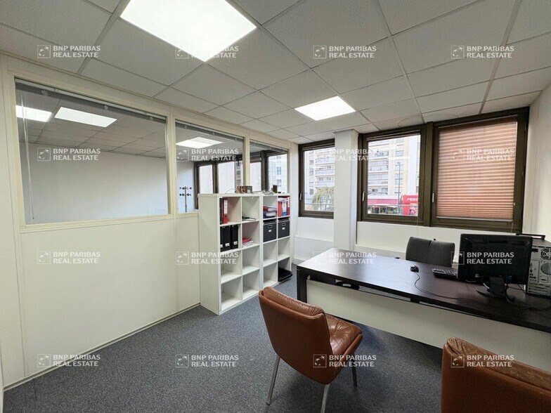 Office in Bourg-la-Reine to rent - Interior Photo - Image 2 of 8