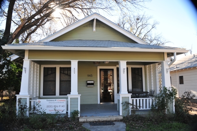 945 Barnett St, Kerrville, TX for sale - Building Photo - Image 1 of 7