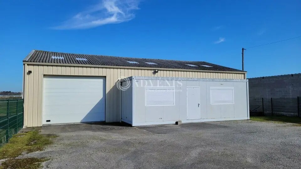 Light Industrial in Carquefou to rent - Building Photo - Image 1 of 10