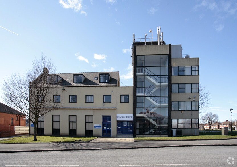 Oakwood Ln, Leeds LS8 3LG UK