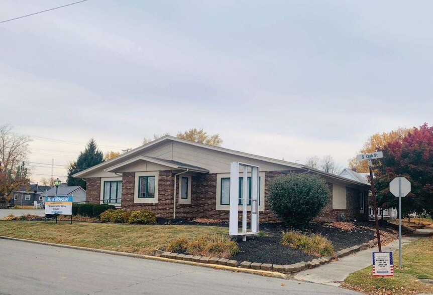 400 S Oak St, Winchester, IN for sale - Primary Photo - Image 1 of 10