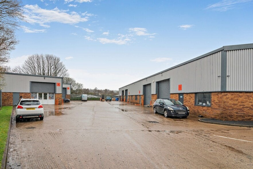 Watery Ln, Darwen to rent - Building Photo - Image 2 of 2