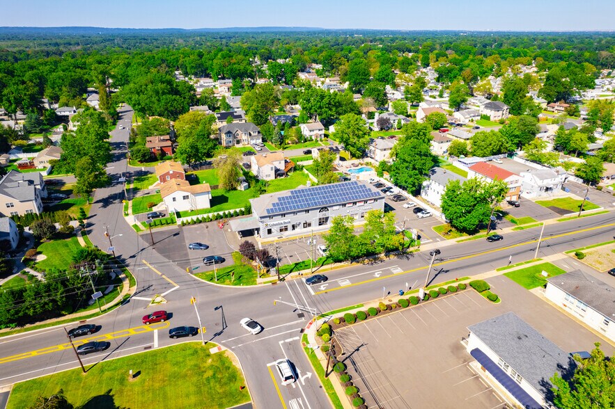 800 Inman Ave, Colonia, NJ for rent - Building Photo - Image 3 of 14