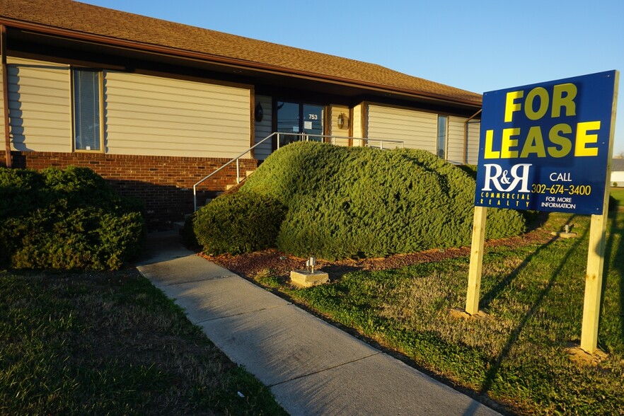 753-755 Walker Rd, Dover, DE for rent - Building Photo - Image 1 of 4