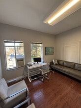 585 Mandana Blvd, Oakland, CA to rent Building Photo- Image 2 of 3