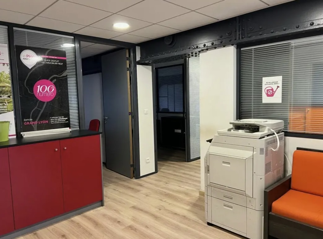 Office in Lyon to rent Interior Photo- Image 1 of 9