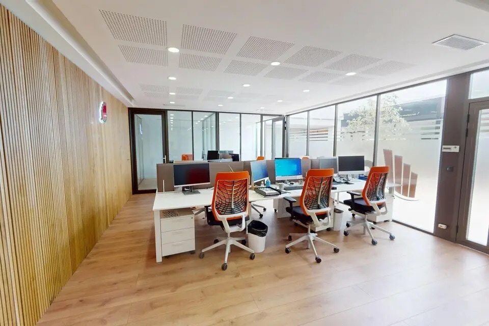 Vente Bureaux 122 m² - Photo 1
