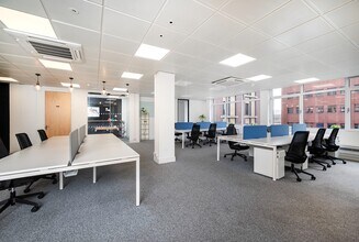 19-21 Great Tower St, London to rent Interior Photo- Image 2 of 16