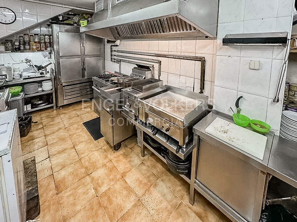 Barcelona, BAR 08001 - Unit - -  - Interior Photo - Image 2 of 9
