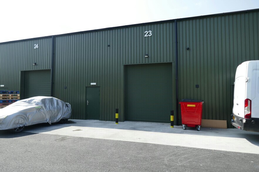 Unit 23 Leaside Industrial Park, Sedge Green, Nazeing for sale - Building Photo - Image 1 of 1