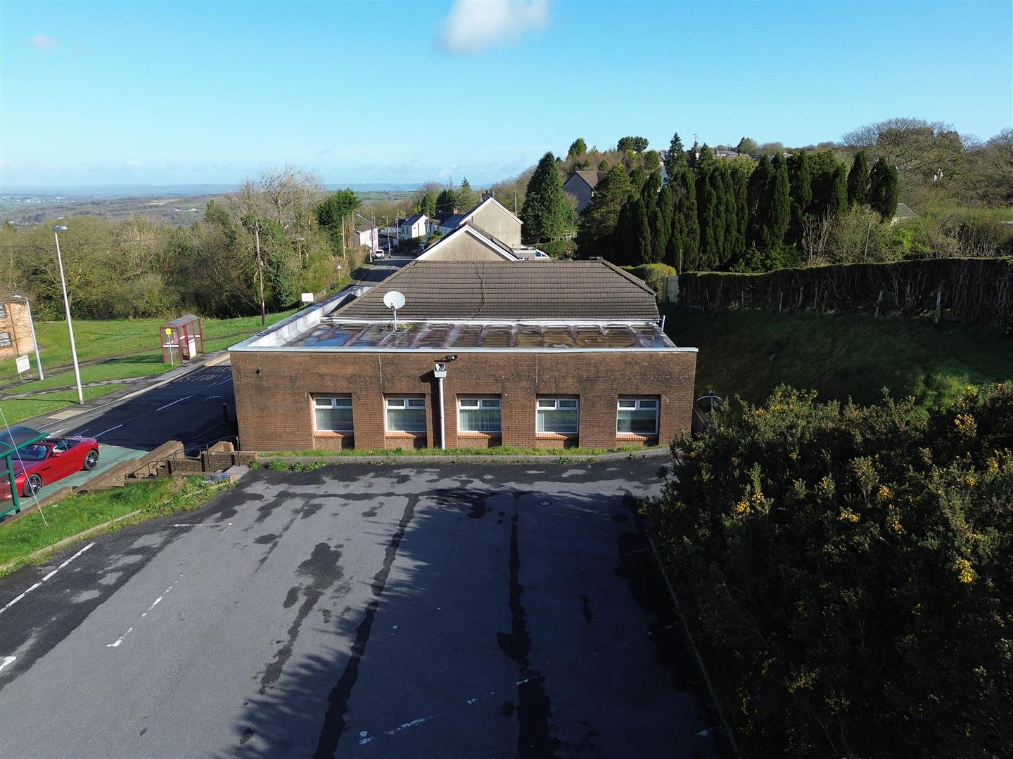 6 Heol Y Bryn, Llanelli for sale Primary Photo- Image 1 of 42