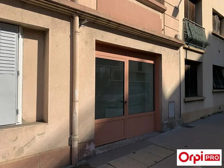 Office in Bron to rent - Building Photo - Image 1 of 6
