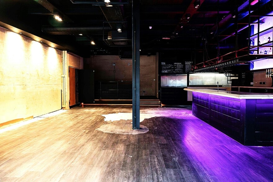 29-34 Chalk Farm Rd, London to rent - Interior Photo - Image 2 of 7