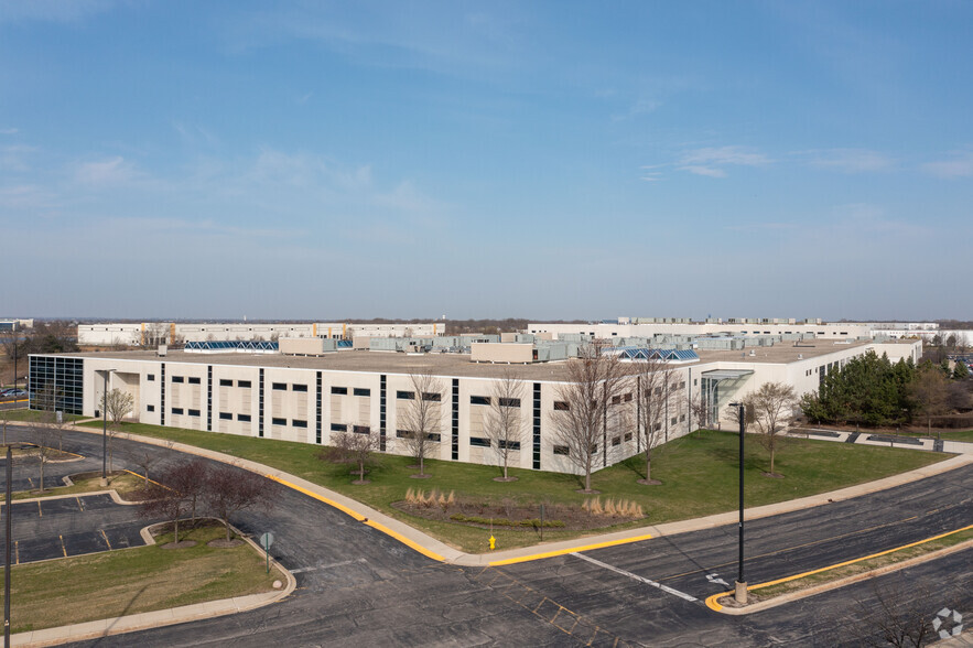 1000 Remington Blvd, Bolingbrook, IL for rent - Building Photo - Image 3 of 18