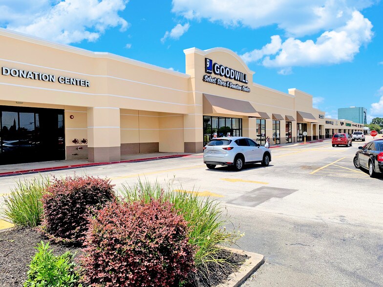 24092469 Bay Area Blvd, Houston 77058 University Plaza UK