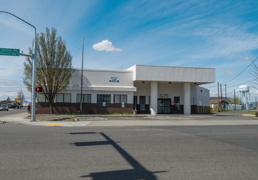102 N Wapato Ave, Wapato, WA 98951 UK