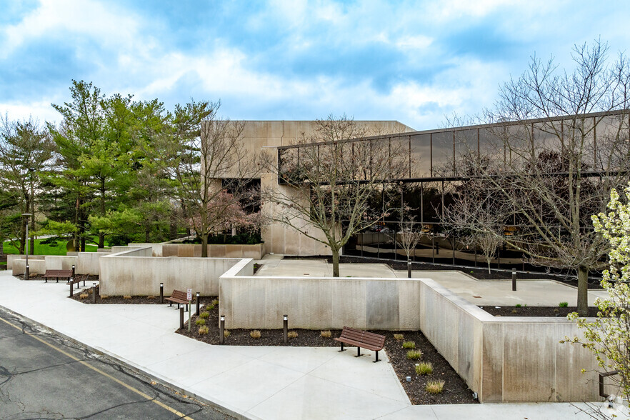 800 Brooksedge Blvd, Westerville, OH for rent - Primary Photo - Image 1 of 6