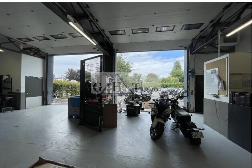 Industrial in Gennevilliers to rent - Interior Photo - Image 1 of 5