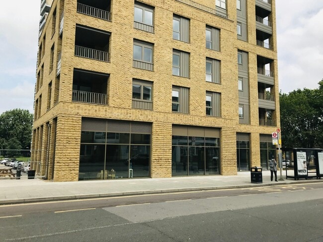 More details for 416 Wandsworth Rd, London - Retail to Rent