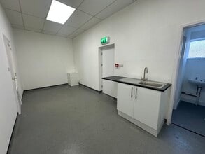 22-27A The Green, Fareham to rent Interior Photo- Image 1 of 4