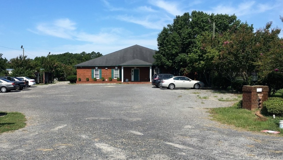 3116 N Sally Hill Rd, Timmonsville, SC for rent - Building Photo - Image 2 of 6