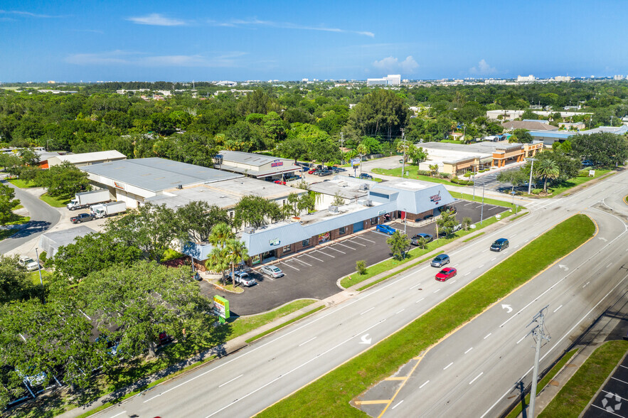 1220 W New Haven Ave, Melbourne, FL for rent - Building Photo - Image 3 of 5