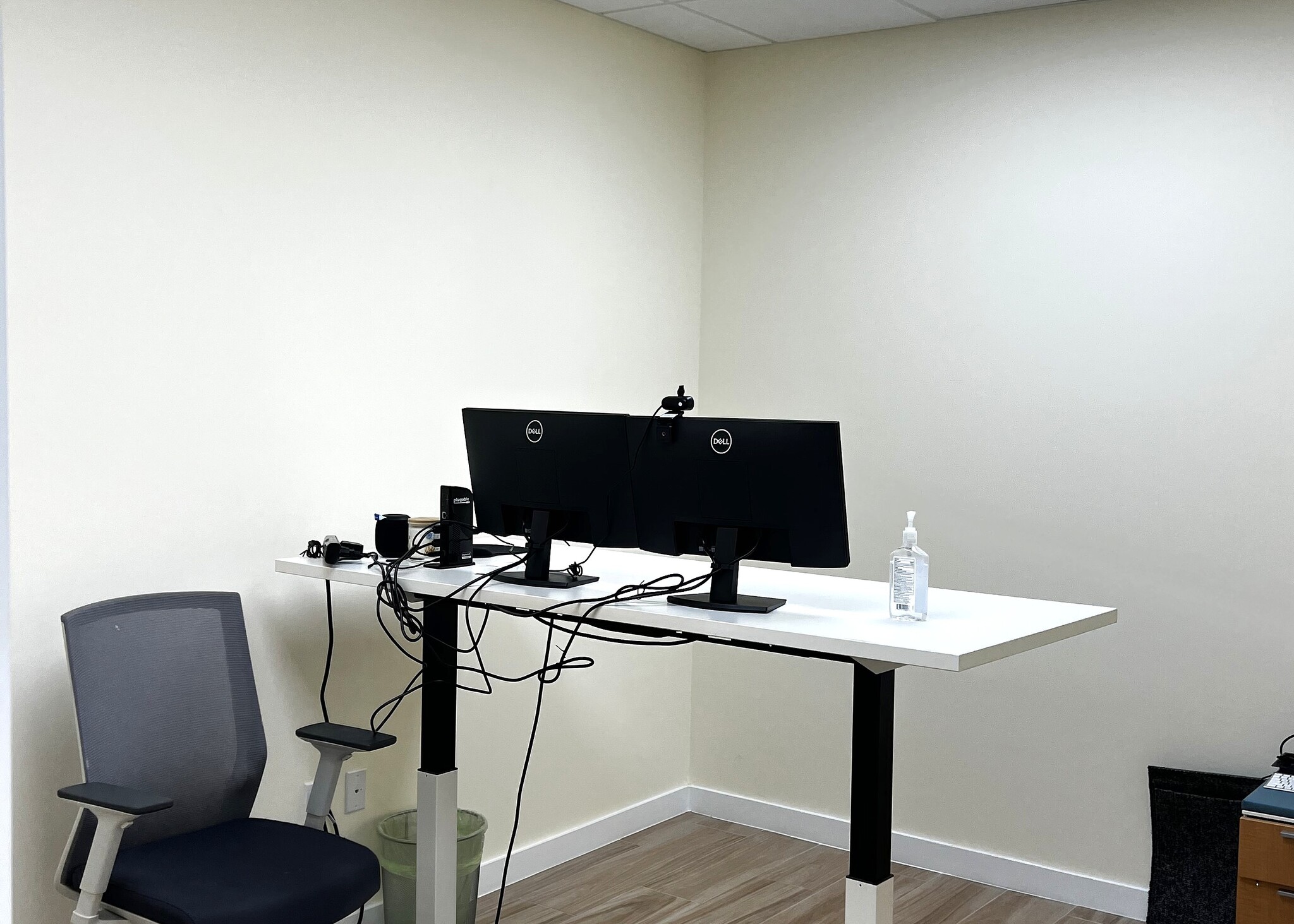 35 SW 12th Ave, Dania Beach, FL for sale Interior Photo- Image 1 of 27