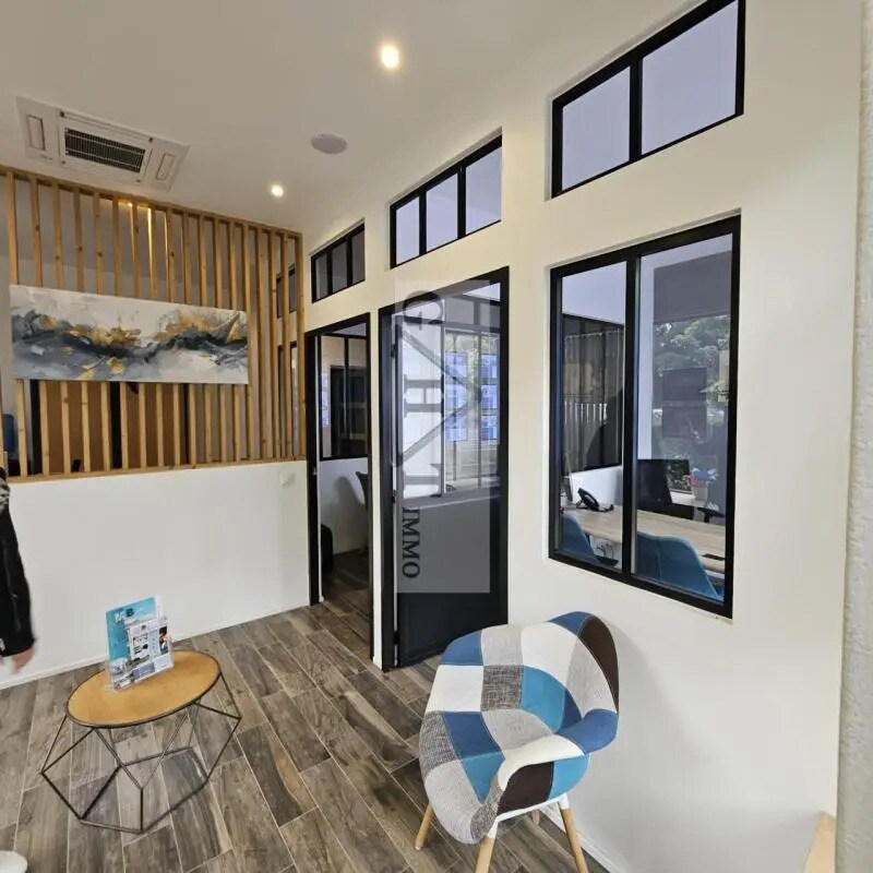 Retail in Créteil to rent Interior Photo- Image 1 of 7