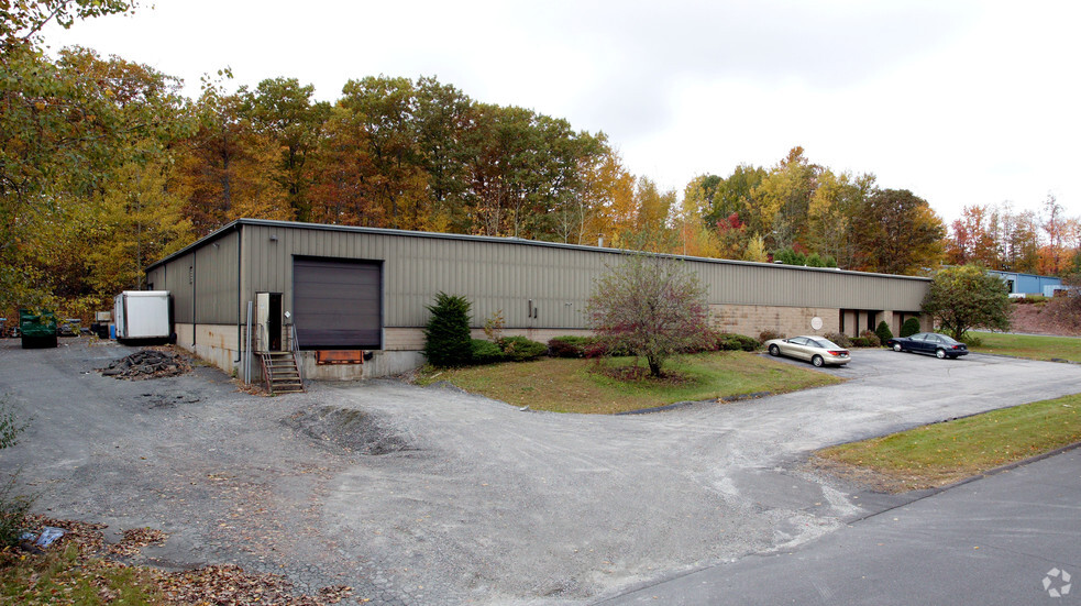 15 Container Dr, Terryville, CT for rent - Primary Photo - Image 1 of 70