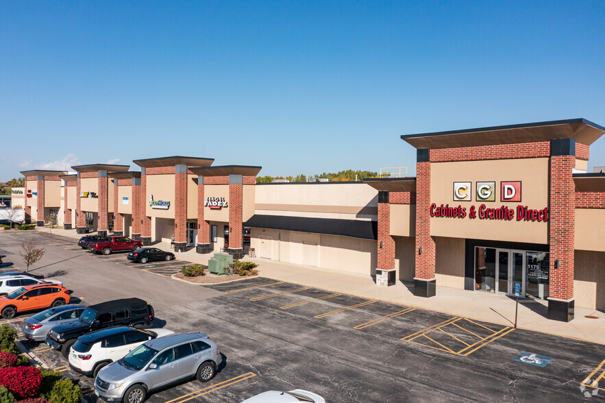 1175-1231 N Gary Ave, Carol Stream, IL for rent - Building Photo - Image 1 of 6